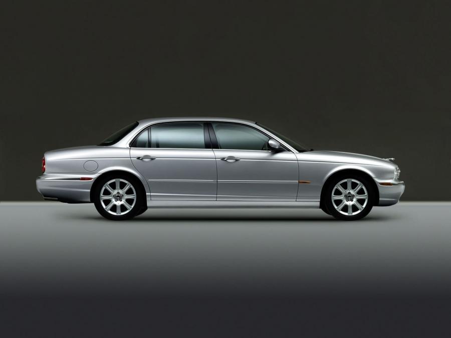  Jaguar XJ8 L 2005 года  (фото 53 из 63)